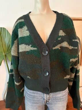 LNA Women's Green Camouflage Button-Up Cardigan Sweater
